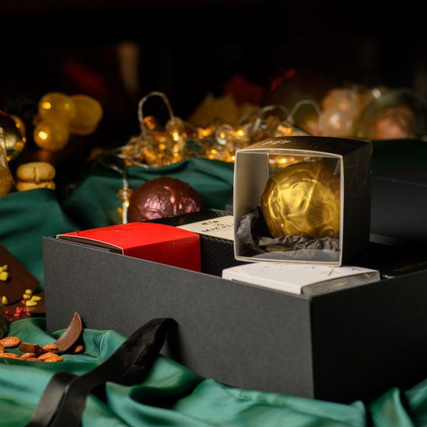 Луксозна кутия с три гурме изкушения и бутилка Macallan 12 Years